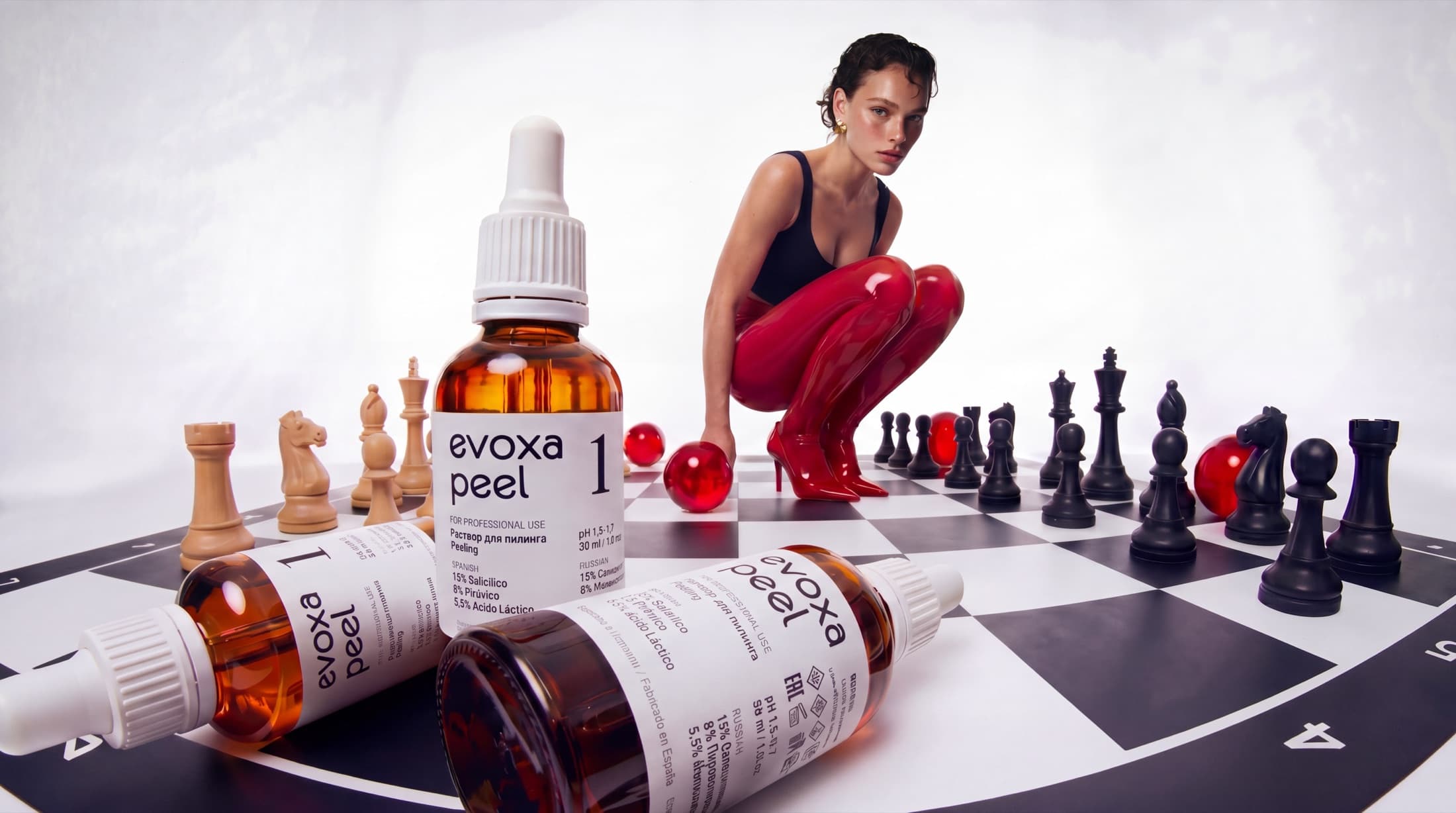 Профессиональная косметика EVOXA на шахматной композиции